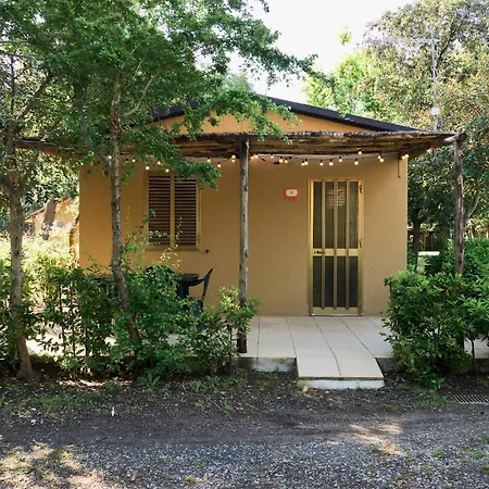 Camping Campo Dei Fiori Кемпинг